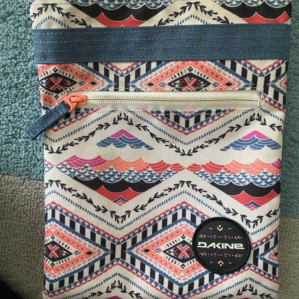 Dakine Jive Crossbody Purse